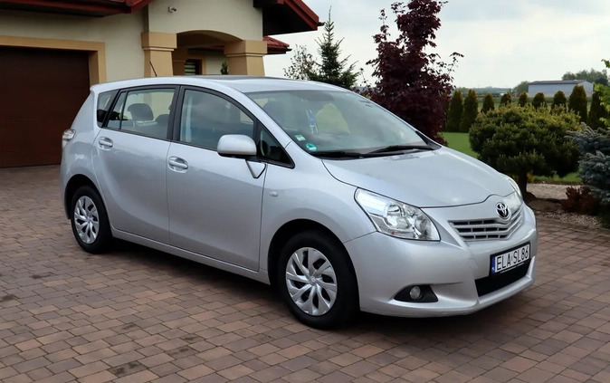 Toyota Verso cena 28900 przebieg: 205000, rok produkcji 2009 z Gołdap małe 529